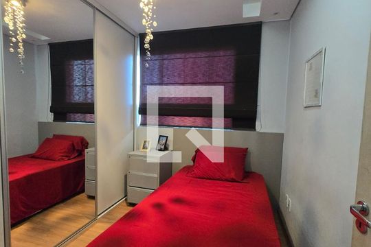 Quarto de apartamento à venda com 3 quartos, 160m² em Milionários, Belo Horizonte