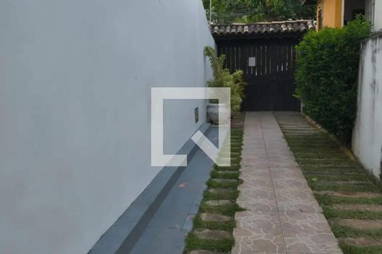 Área externa de casa de condomínio para alugar com 3 quartos, 90m² em Itapuã, Salvador