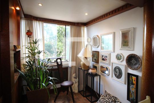 Sala de apartamento à venda com 3 quartos, 90m² em Chácara das Pedras, Porto Alegre