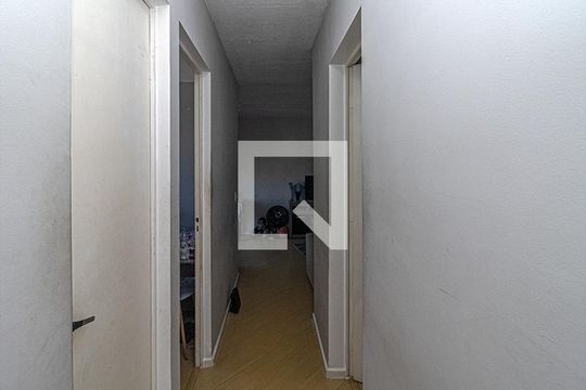 corredor para os cômodos_2 de apartamento à venda com 3 quartos, 62m² em Vila das Merces, São Paulo