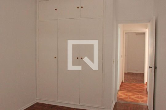 Quarto  de apartamento para alugar com 2 quartos, 66m² em Gonzaga, Santos