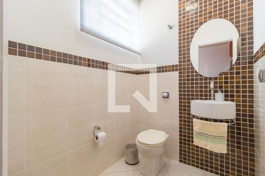 Lavabo de casa à venda com 3 quartos, 194m² em Água Rasa, São Paulo