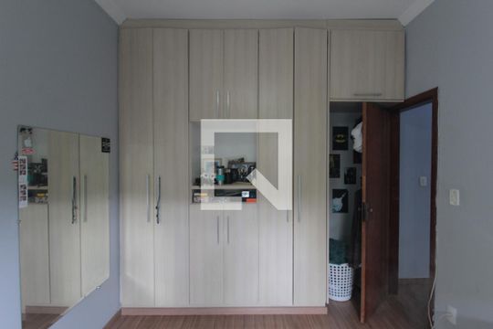 Quarto 1 de casa à venda com 3 quartos, 239m² em Planalto, Belo Horizonte