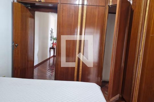 Quarto 1 de casa para alugar com 5 quartos, 480m² em Cidade Jardim, Uberlândia