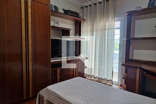 Quarto 1 de casa para alugar com 5 quartos, 480m² em Cidade Jardim, Uberlândia
