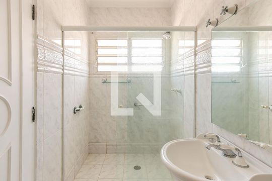 Suíte 1 de casa de condomínio para alugar com 4 quartos, 247m² em Vila Albano, São Paulo