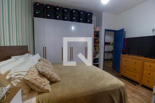 Casa à venda com 3 quartos, 265m² em Piratininga, Niterói