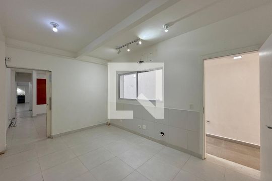 Casa para alugar com 5 quartos, 180m² em Brooklin, São Paulo