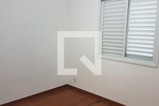 Quarto de apartamento à venda com 3 quartos, 74m² em Quitaúna, Osasco