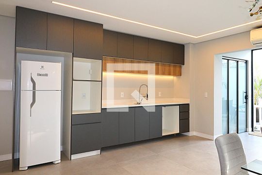 Casa à venda com 3 quartos, 132m² em São Sebastião, Porto Alegre
