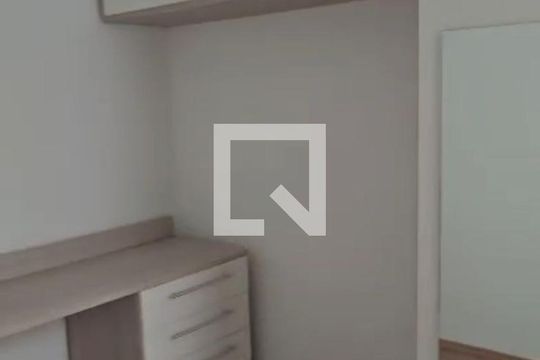 Quarto de casa à venda com 3 quartos, 73m² em Vila Nivi, São Paulo