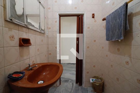 Banheiro de casa para alugar com 1 quarto, 60m² em Parque Cisper, São Paulo