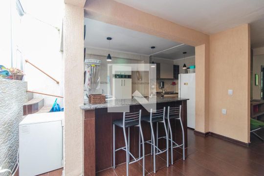 Sala de casa de condomínio para alugar com 3 quartos, 220m² em Santo Antônio, Porto Alegre