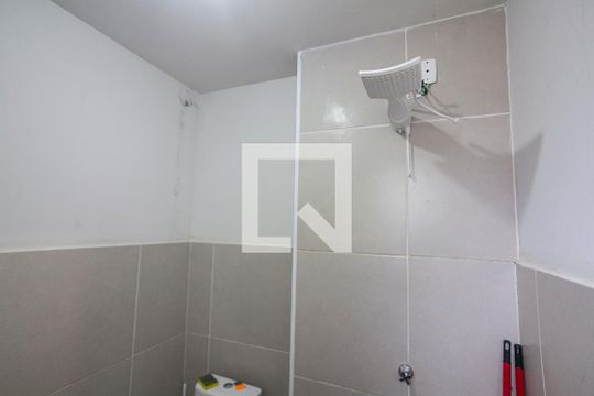Banheiro da Suite de apartamento para alugar com 2 quartos, 59m² em Morumbi, Uberlândia