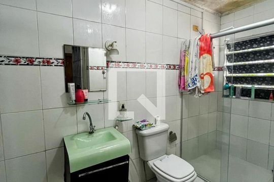Banheiro de casa à venda com 3 quartos, 206m² em Centro, Diadema