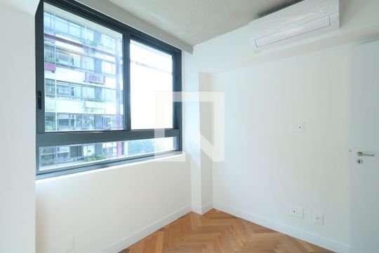 Quarto de apartamento para alugar com 2 quartos, 80m² em Vila Ipojuca, São Paulo