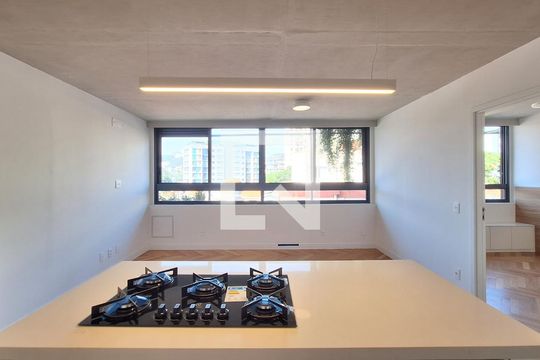 Detalhe de apartamento para alugar com 2 quartos, 65m² em Vila Ipojuca, São Paulo