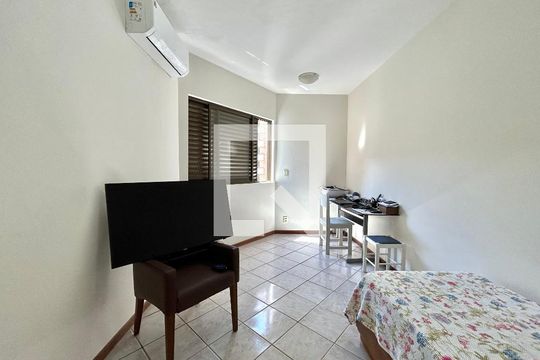 Quarto 1 de apartamento para alugar com 4 quartos, 240m² em Centro, Florianópolis