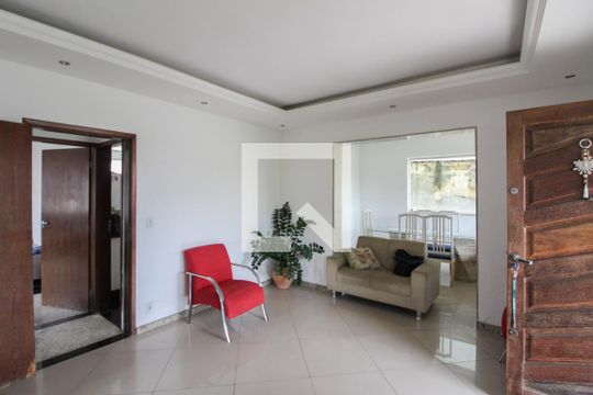 Sala 1 de casa à venda com 4 quartos, 800m² em Copacabana, Belo Horizonte