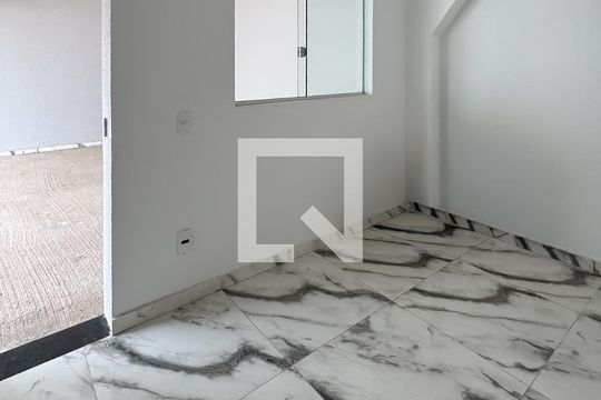 Casa à venda com 3 quartos, 134m² em Nacional, Contagem