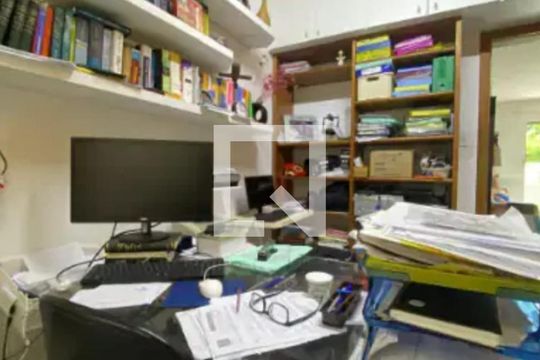 Quarto de casa de condomínio para alugar com 4 quartos, 140m² em Itapuã, Salvador