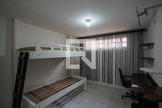 Casa para alugar com 2 quartos, 200m² em Jardim Egle, São Paulo