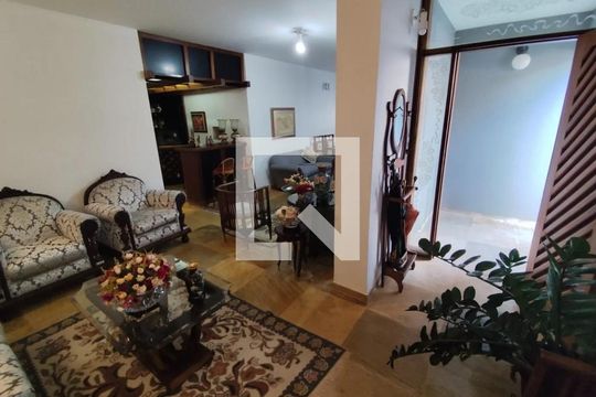 Sala de casa para alugar com 4 quartos, 277m² em Lídice, Uberlândia