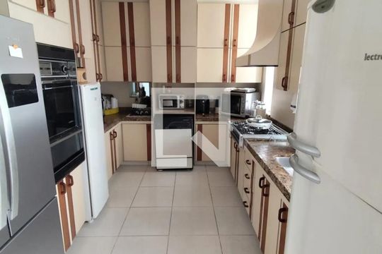 Cozinha de casa para alugar com 4 quartos, 277m² em Lídice, Uberlândia