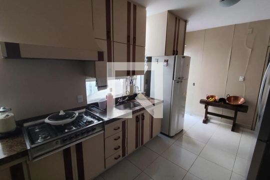Cozinha de casa para alugar com 4 quartos, 277m² em Lídice, Uberlândia