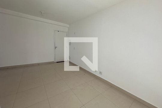 Sala de apartamento à venda com 3 quartos, 69m² em Bethaville I, Barueri