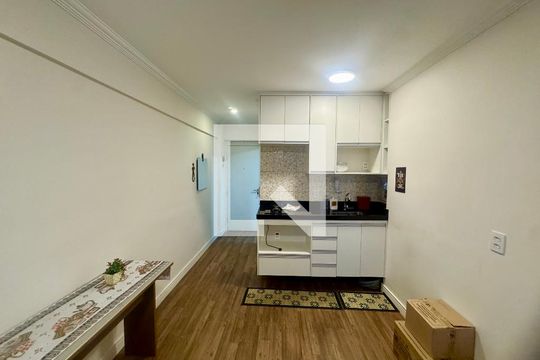 Cozinha de kitnet/studio à venda com 1 quarto, 24m² em Centro, Guarulhos