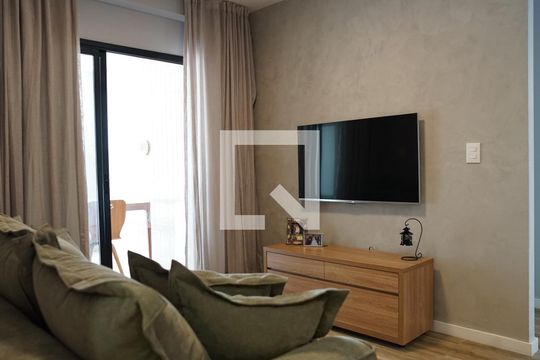 Sala de apartamento à venda com 2 quartos, 68m² em Vila Zanardi, Guarulhos