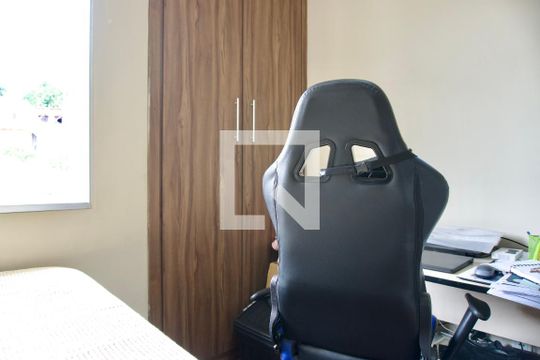Apartamento à venda com 3 quartos, 65m² em Nova Floresta, Belo Horizonte