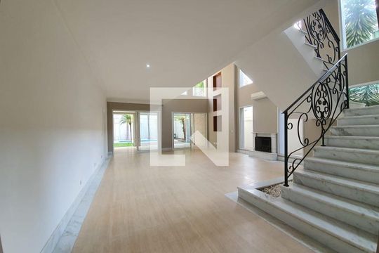 Sala de casa à venda com 4 quartos, 450m² em Alphaville Centro Industrial e Empresarial/Alphaville., Barueri