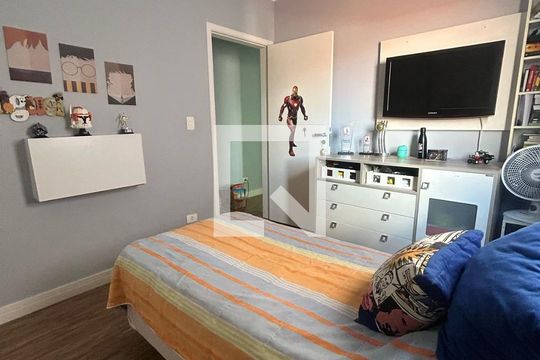 Quarto de casa à venda com 3 quartos, 190m² em Vila Pires, Santo André