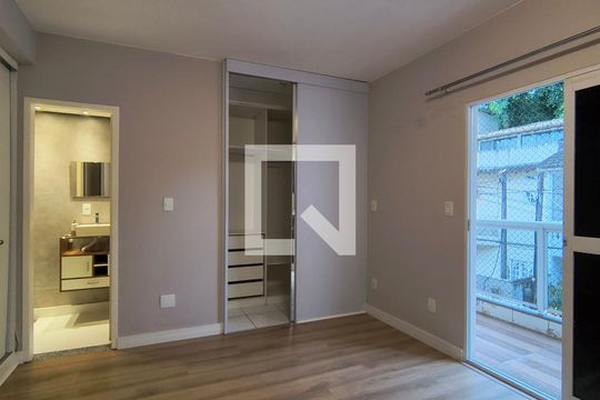 Suíte  de casa de condomínio à venda com 3 quartos, 130m² em Recreio dos Bandeirantes, Rio de Janeiro