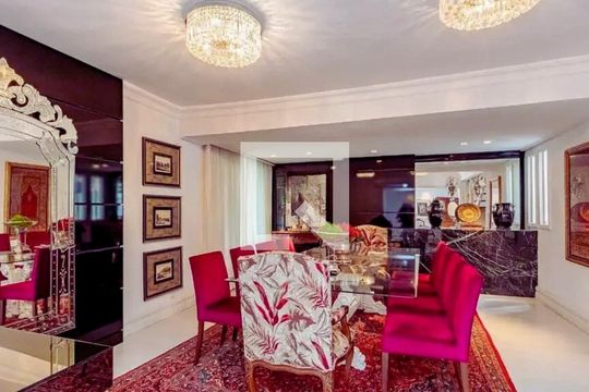Sala de casa à venda com 3 quartos, 307m² em Menino Deus, Porto Alegre