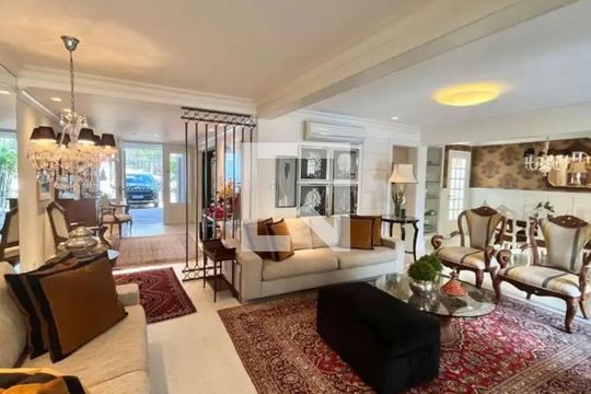 Sala de casa à venda com 3 quartos, 307m² em Menino Deus, Porto Alegre