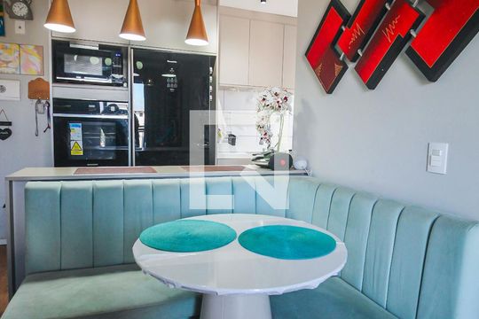 Sala de apartamento à venda com 2 quartos, 45m² em Parque Reboucas, São Paulo