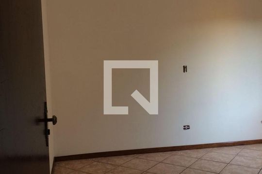 Quarto de casa à venda com 3 quartos, 240m² em Vila Yolanda, Osasco