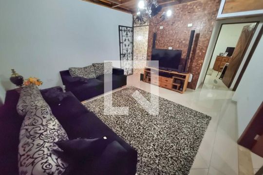Casa à venda com 4 quartos, 224m² em Parque Imperial, São Paulo