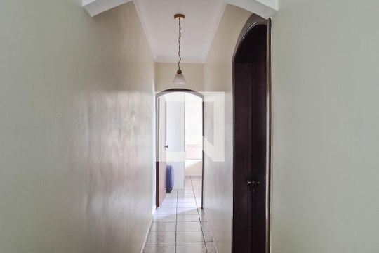 Corredor de casa à venda com 3 quartos, 129m² em Bairro dos Casa, São Bernardo do Campo