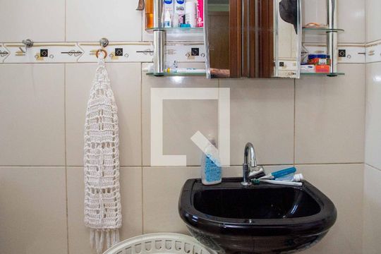 Banheiro Social de casa à venda com 3 quartos, 226m² em Centro, Diadema