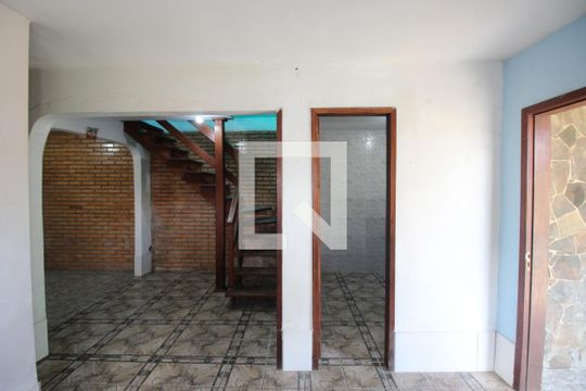 Sala de casa à venda com 4 quartos, 210m² em Mário Quintana, Porto Alegre
