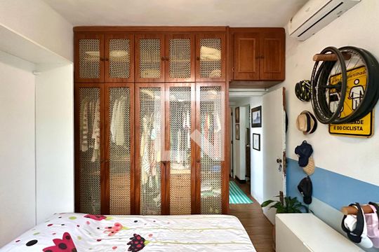Quarto de apartamento à venda com 2 quartos, 67m² em Jardim Botânico, Rio de Janeiro