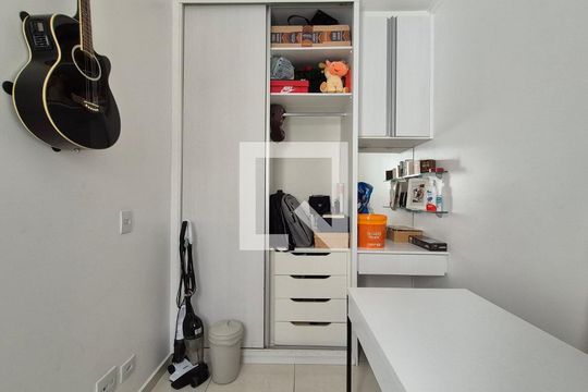 Quarto de apartamento à venda com 3 quartos, 140m² em Vila Guarani, Santo André
