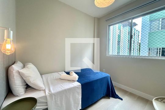 Quarto 1 de apartamento para alugar com 2 quartos, 52m² em Itacorubi, Florianópolis