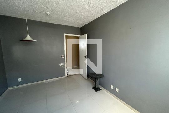 Sala de apartamento para alugar com 2 quartos, 45m² em Pavuna, Nilópolis