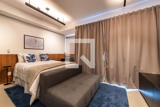 Sala/Quarto de apartamento à venda com 1 quarto, 28m² em Pinheiros, São Paulo