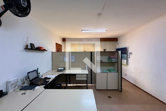 Sala  de casa à venda com 3 quartos, 137m² em Jardim Aeroporto, São Paulo